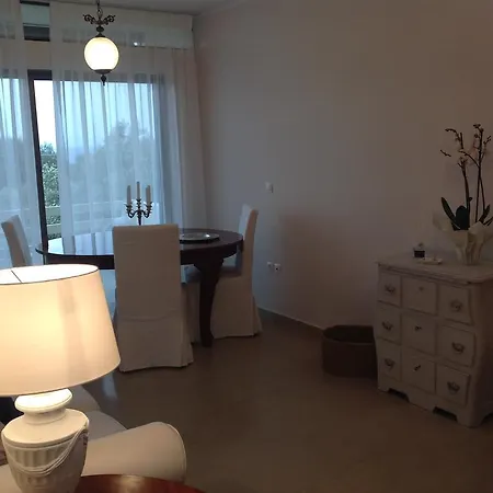 Aliki Apartment *